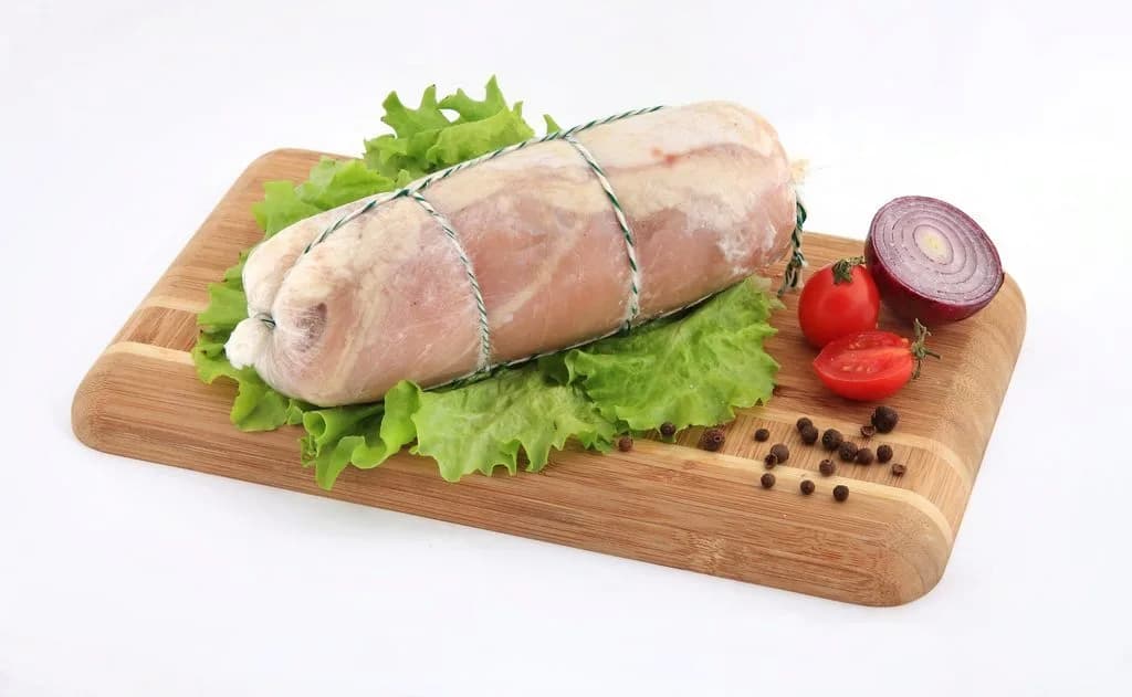 Рулет куриный для запекания (чернослив и грецкий орех)